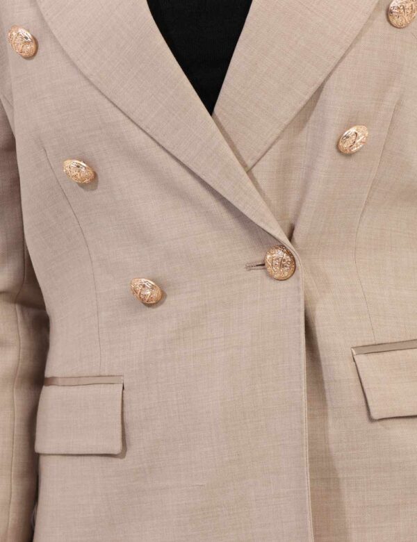 Blazer Yes Zee Beige - Blazer elegante con revers classici e abbottonatura con bottoni dorati, che aggiungono un tocco sofis