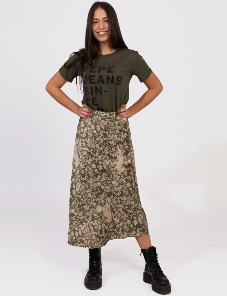 Gonna Pepe Jeans Verde - Gonna lunga in simil raso su base verde militare con stampa allover floreale in beige. La vestibili