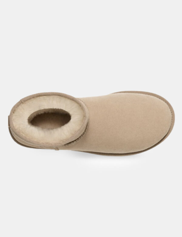 Stivaletti Ugg Beige - Stivaletti bassi e morbidi in tessuto scamosciato total beige. Presente interno in fake fur che gara