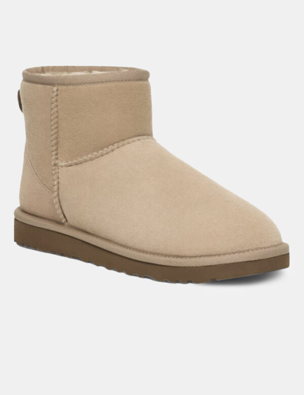 Stivaletti Ugg Beige - Stivaletti bassi e morbidi in tessuto scamosciato total beige. Presente interno in fake fur che gara