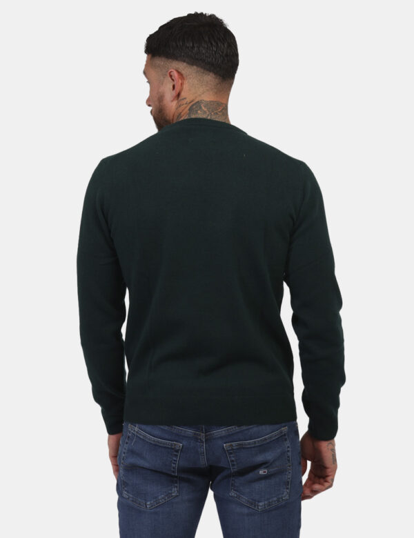 Maglione Gant Verde - Maglione con girocollo classico in total verde scuro con piccolo logo ad altezza cuore. La vestibilità