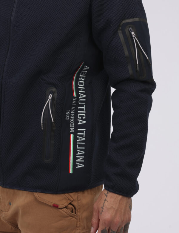 Felpa Aeronautica Italiana Blu - Felpa con cappuccio in total blu lavorato con vari patch in tinta coordinata che richiamano