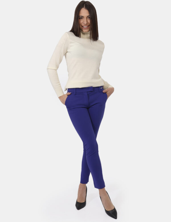 Pantalone Fracomina Blu - Pantaloni stretti eleganti in total blu elettrico con tasche a taglio trasversale. La vestibilità