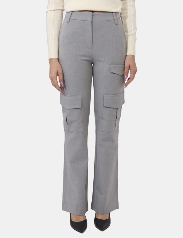 Pantaloni Fracomina Grigio - Pantaloni larghi semieleganti in total grigio chiaro con tasche a taglio trasversale sul fronte