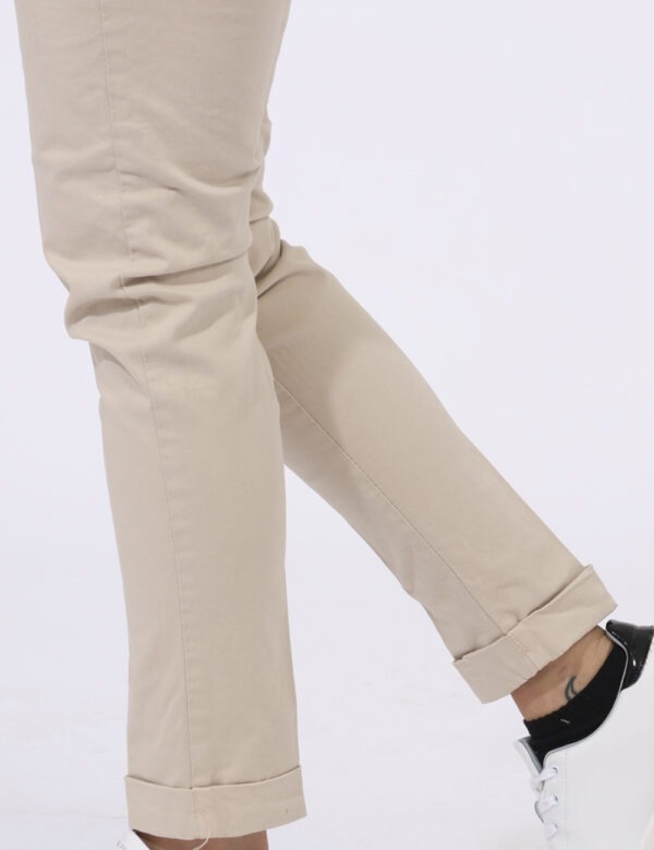 Pantaloni Concept83 Beige - Pantaloni in cotone ed in total beige avorio con tasche a taglio trasversale e fake tasche sul r