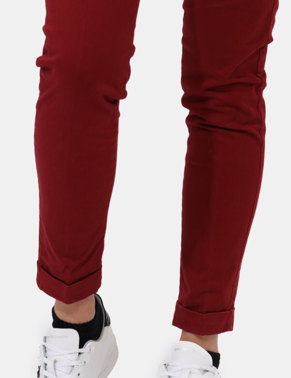 Pantaloni Concept83 Bordeaux - Pantaloni in cotone ed in total bordeaux con tasche a taglio trasversale e fake tasche sul re