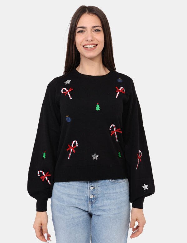 Maglione Veromoda Nero - Maglione natalizio su base nera con colorati patch e ricami natalizi arricchiti da glitter coordina