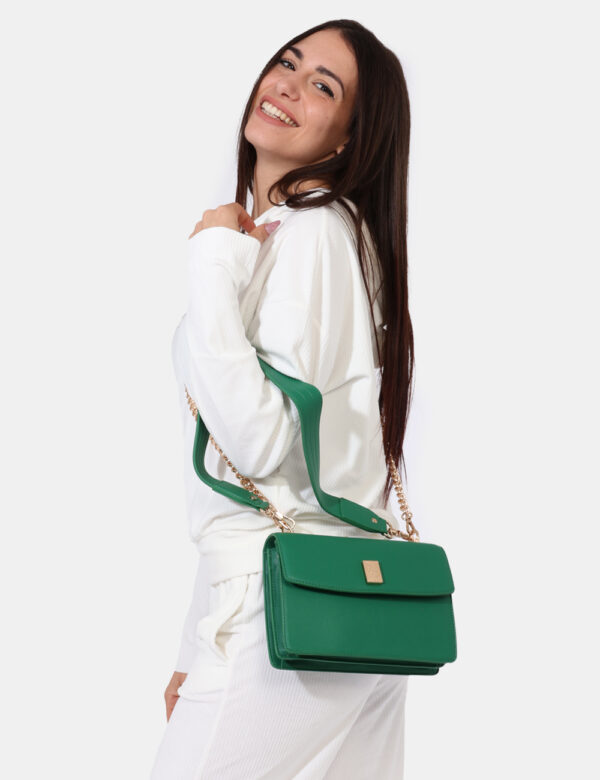 Borsa Liu-Jo Verde - Borsa a tracolla di piccole dimensioni in total verde foresta con dettagli dorati. La bag si compone di