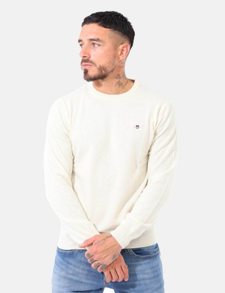 Maglione Gant Panna - Maglione in lana con girocollo classico ed in total bianco panna. Presente patch logo brand ad altezza