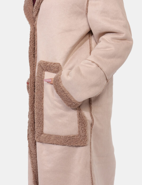 Cappotto Materica Marrone - Cappotto lungo modello double, con interno teddy ed in total marrone chiaro. Presenti tasche a t