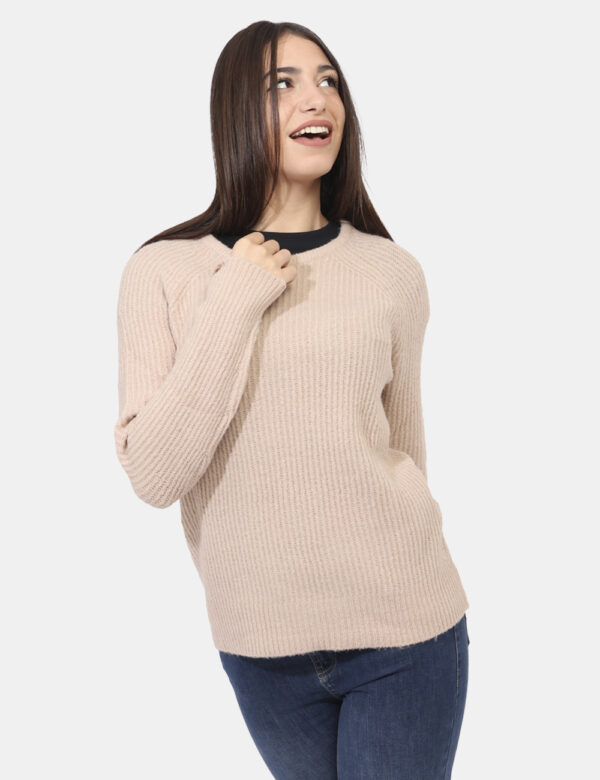 Maglione Rue De Clerie Beige - Maglione con girocollo ampio, in total beige, lavorato a maglia. La vestibilità è morbida e r