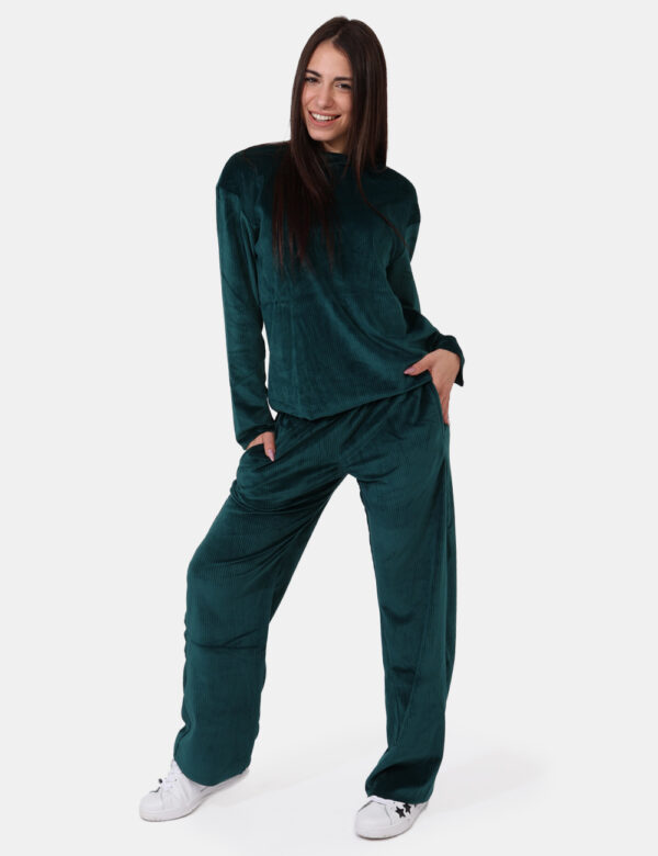 Pantaloni Concept83 Verde - Pantaloni tuta in total verde scuro a costine con tasche a taglio trasversale. La vestibilità è