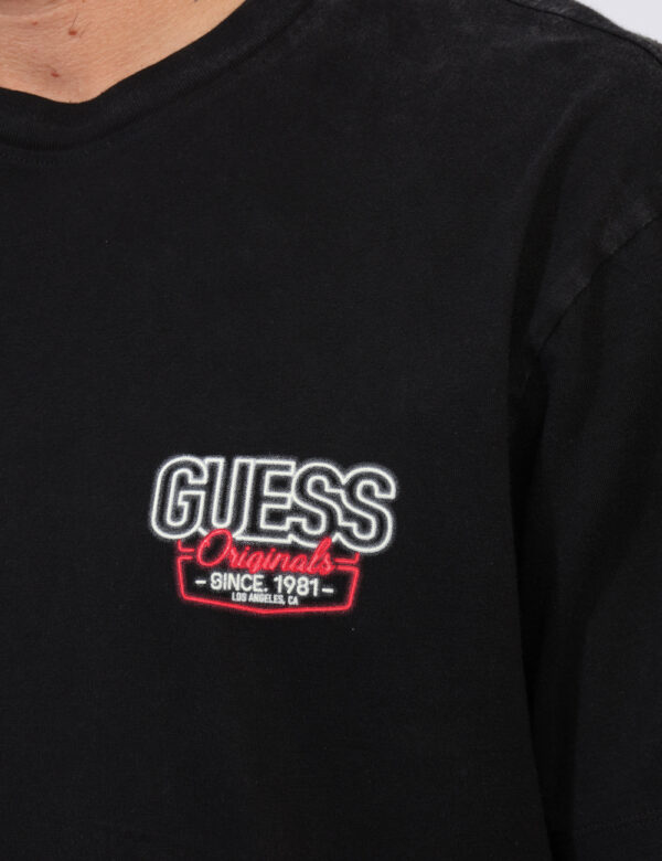 T-shirt taglia L Guess Nero - L’articolo appartiene al campionario esclusivo di stagione: pezzo unico.Cod. art. M5GI62K8FQ4