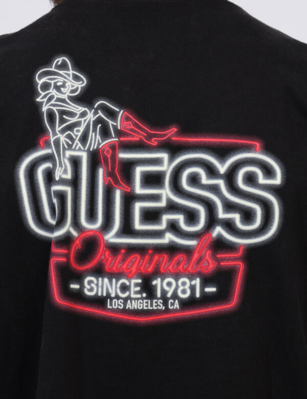 T-shirt taglia L Guess Nero - L’articolo appartiene al campionario esclusivo di stagione: pezzo unico.Cod. art. M5GI62K8FQ4