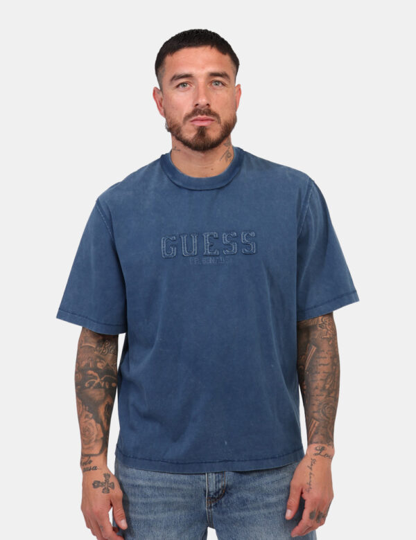 T-shirt taglia L Guess Blu - L’articolo appartiene al campionario esclusivo di stagione: pezzo unico.Cod. art. M5GI63K8FQ4 G