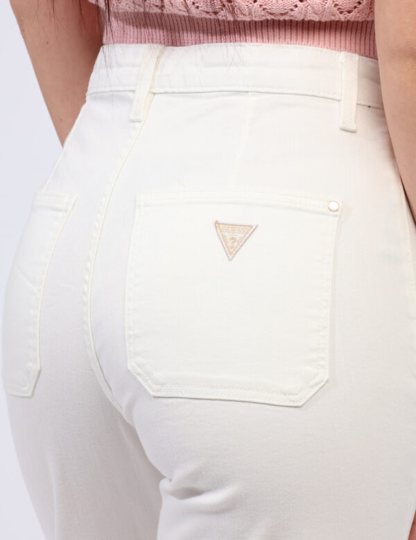 Jeans taglia 27 Guess Bianco - L’articolo appartiene al campionario esclusivo di stagione: pezzo unico.Cod. art. W5GA2JD5N71