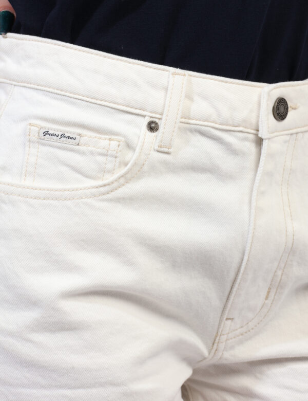 Shorts taglia 27 Guess Bianco - L’articolo appartiene al campionario esclusivo di stagione: pezzo unico.Cod. art. W5GD0YD5M6