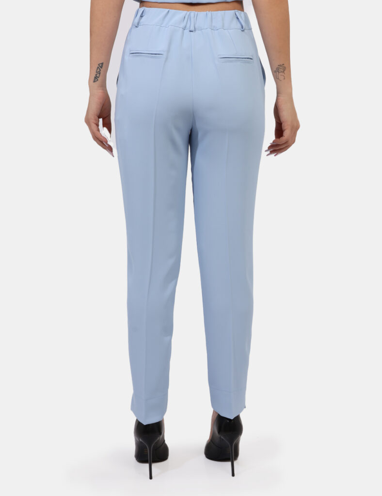 Pantaloni Rue De Clerie Azzurro - Pantaloni larghi, eleganti in total azzurro pastello. La vestibilità è morbida e pratica g