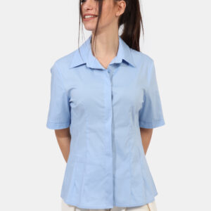 Camicia Rue De Clerie Azzurro - Camicia classica a maniche corte in total azzurro pastello. La vestibilità è morbida e prati