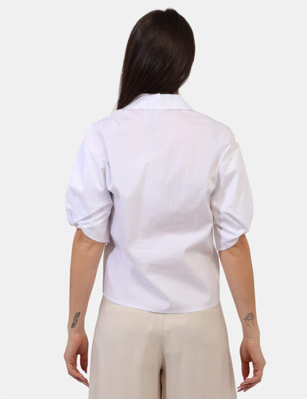 Camicia Rue De Clerie Bianco - Camicia classica a maniche corte in total bianco. La vestibilità è morbida e pratica grazie a