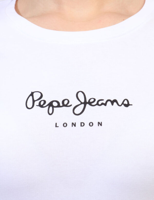 T-shirt Pepe Jeans Nero - T-shirt classica in total bianco con piccola stampa sul fronte coordinata. La vestibilità è morbid