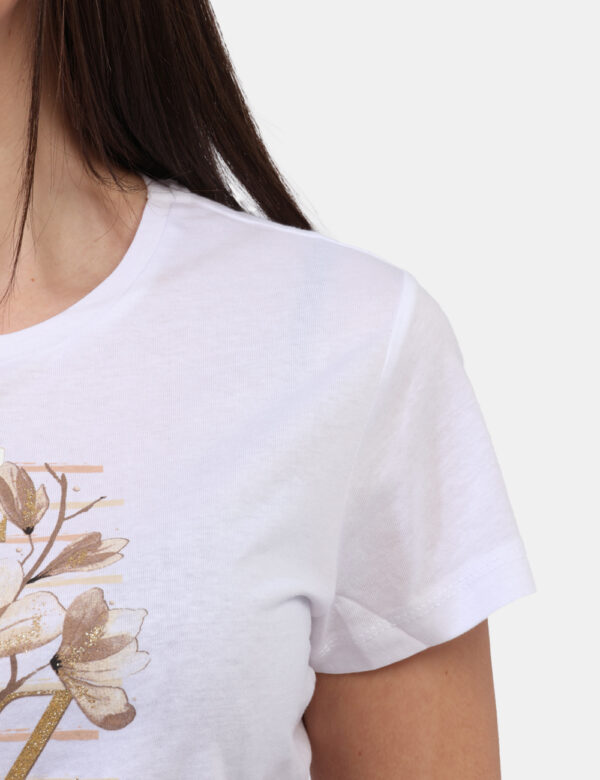 T-shirt Yes Zee Bianco - T-shirt classica su base bianca con stampa floreale brandizzata arricchita da glitter dorati. La ve