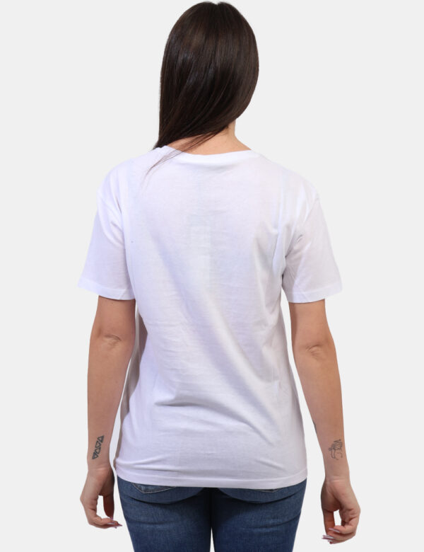 T-shirt Yes Zee Bianco - T-shirt classica su base bianca con stampa brandizzata e arricchita da glitter dorati. La vestibili