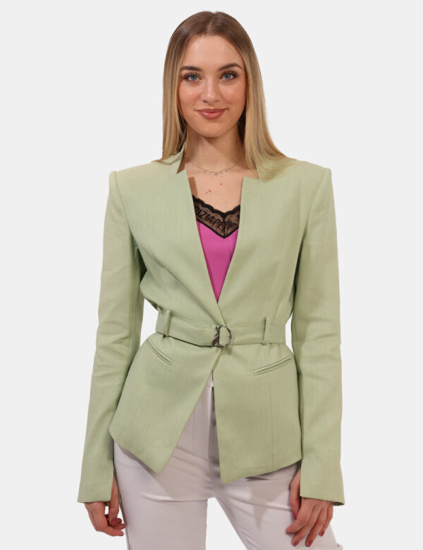 Blazer Patrizia Pepe Verde - Blazer in total verde chiaro con tasche fake. La vestibilità è morbida e pratica grazie a botto