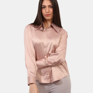 Camicia Materica Rosa - Camicia a maniche lunghe in total rosa antico effetto lucido. La vestibilità è morbida e pratica gra