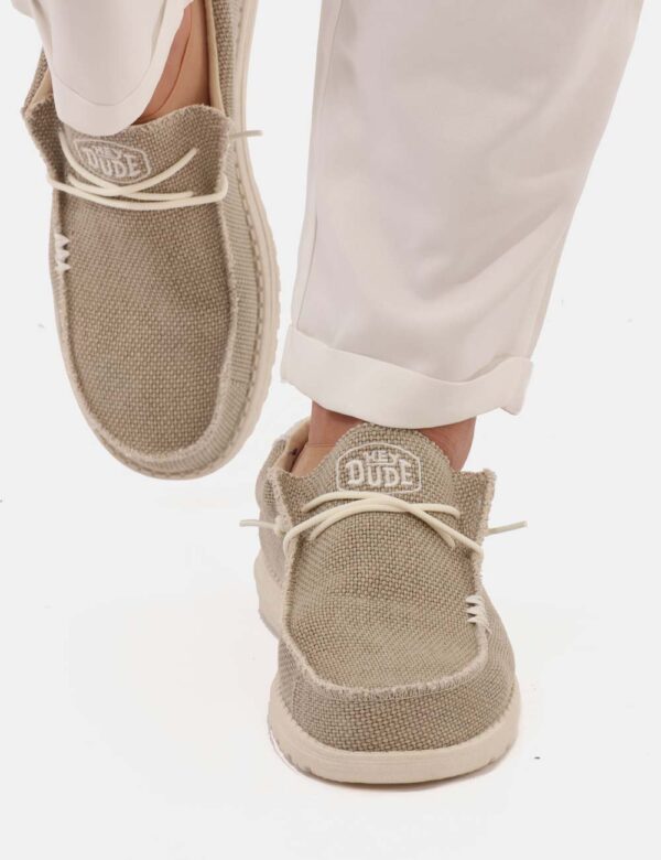 Pantaloni Goha Bianco - Pantaloni leggeri in total bianco, con tasche a taglio trasversale. La vestibilità è morbida e prati