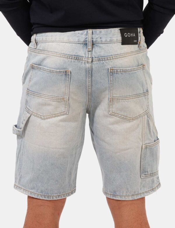 Bermuda Goha Jeans - Bermuda in jeans, con tasche a taglio trasversale e tasche a toppa sul retro. La vestibilità è morbida